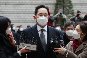 민주당, 이재용 재수감 관련 "삼성은 사죄하고 자기반성 시간 보내야" 