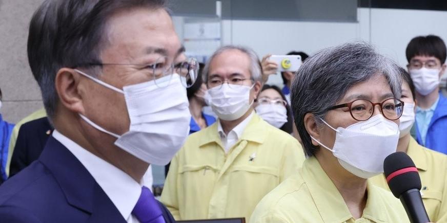 문재인, 정은경에게 