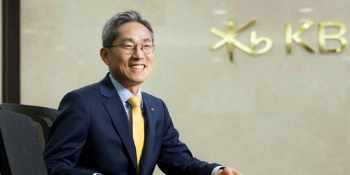 KB금융지주 주가 외국인 귀환에 껑충, 윤종규 주주친화정책 더 내놓나 