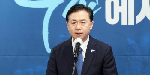 김영춘 자나 깨나 가덕도신공항, 박형준 부산시장 대세론에 균열낼까 