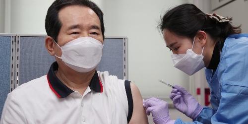 돌봄 종사자와 승무원에게 19일부터 아스트라제네카 백신 접종