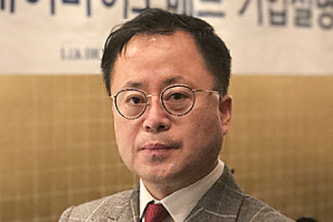 강국진 엘앤케이바이오메드 대표이사 회장.