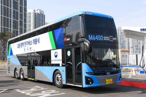 현대차, 70인승 2층전기버스 1호차를 인천선진교통에 전달