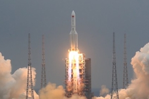 중국 우주발사체 잔해물, 한반도 비켜가 인도양에 떨어져