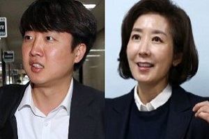 국민의힘 다음 대표 적합도, 이준석 17.7% <a href='https://www.businesspost.co.kr/BP?command=article_view&num=299279' class='human_link' style='text-decoration:underline' target='_blank'>나경원</a> 16.5% 박빙