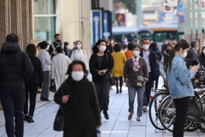 일본 코로나19 하루 확진 2046명으로 줄어, 중국 본토 포함 22명
