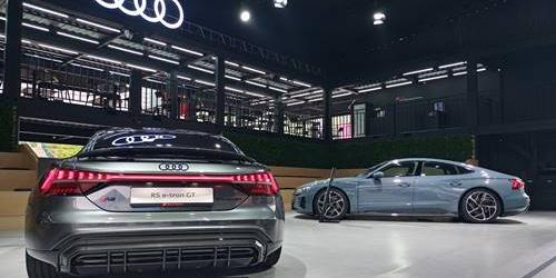 [시승기] 아우디 전기차 ‘e트론’ ‘e트론GT’ 강렬해, 주행거리는 아쉬워  