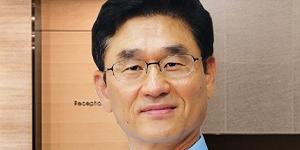 신한금융 컨트롤타워 허영택 능력 보일 때, 코로나19 금융지원 곧 끝나 