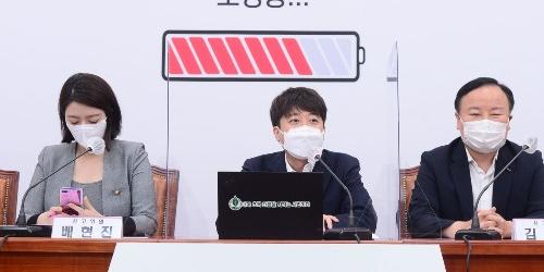 이준석 “여야 막론하고 박근혜 탄핵의 강에 들어가면 대선 패배”