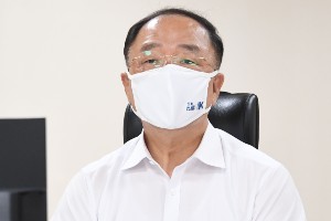 홍남기 "소상공인과 국민 대상 지원금은 9월 말까지 90% 이상 집행"