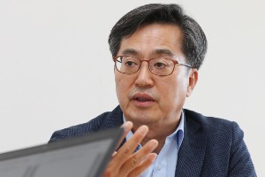 김동연 독자행보 의지 보여, "정권교체 위해 신당 창당도 고려"