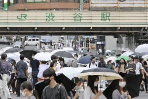일본 코로나19 하루 확진자 1만 명대 지속, 중국 해외유입만 18명