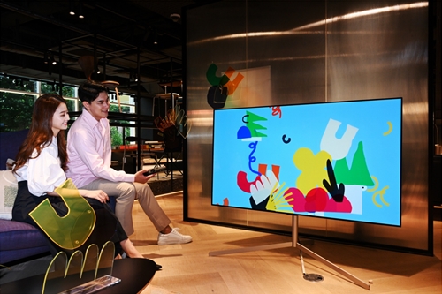 LG전자, 롯데백화점 서울 강남점에서 차세대 TV 전시