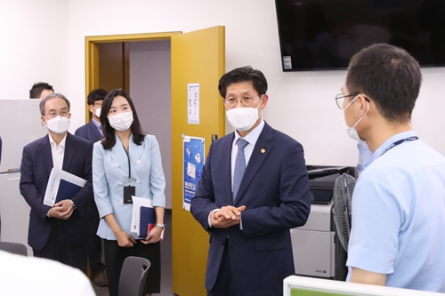 국토부 장관 노형욱, 신설한 청년정책과 찾아 "청년 체감할 정책 마련"