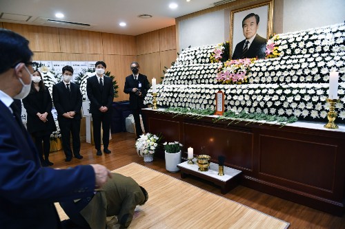 노태우 장례 닷새간 국가장으로 진행하기로, 국립묘지 안장은 안 해