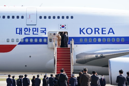 문재인 로마 G20 참석 위해 출국, 프란치스코 교황과 면담도