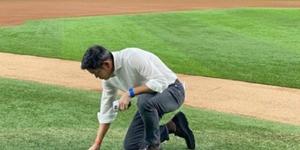 정용진 미국 출장, 최신식 야구 돔구장 견학과 유명 햄버거 '인증샷'