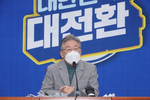 민주당 '이재명 선대위'로, 원팀 기조 위에 민첩함 갖추기 쉽지 않아 