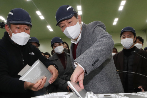 윤석열 "최저시급제와 주52시간제 근무는 기업에 지장, 철폐하겠다"