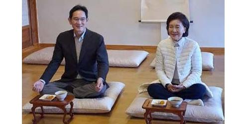 홍라희 이재용, 이건희 1주기 맞아 해인사에 반야심경 디지털판 선물
