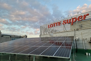 롯데슈퍼, 매장 10곳과 물류센터 옥상에 태양광발전설비 갖춰