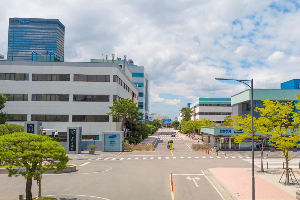 삼성 전자계열사 주가 혼조, 삼성전기 내리고 삼성전자 약간 올라