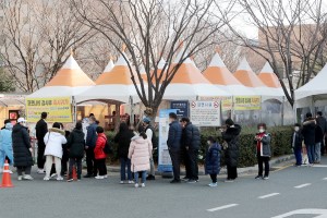 코로나19 확진 27일 오후 6시 기준 9094명, 전날보다 1070명 줄어