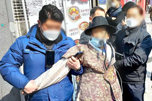송영길 서울 신촌에서 선거운동 중 피습, 70대 노인 현장서 체포