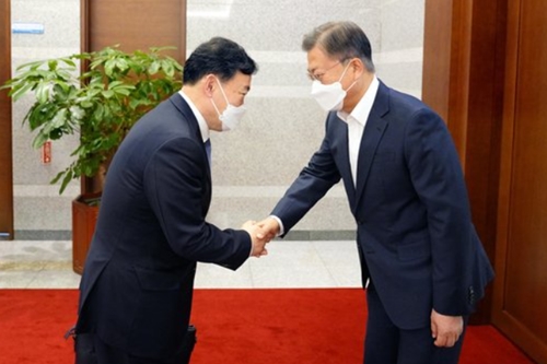 문재인 검찰총장 김오수 사표 반려, "개혁은 검경 떠나 국민 위해야"