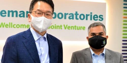 [단독] 최창원 SK바사 백신사업 직접 지원, 글로벌 백신연구소 방문