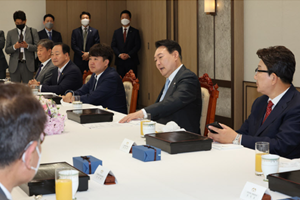 윤석열 이준석 권성동 첫 공식 회동, "당정 한 몸처럼 움직이자"