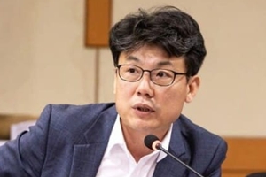 민주당 원내수석 진성준 “정유사 수익, 기금 조성해 사회 환원 검토”