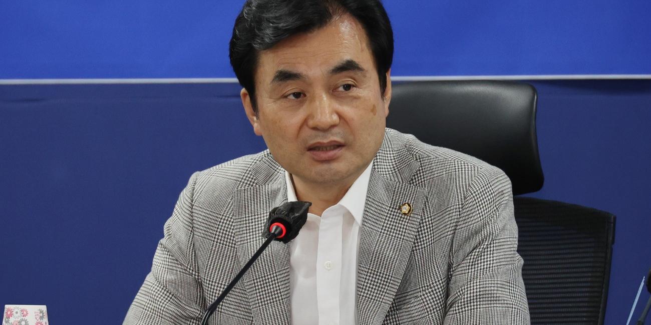 민주당 '전대 룰' 책임 맡은 안규백에 시선집중, 계파색 옅은 4선 중진