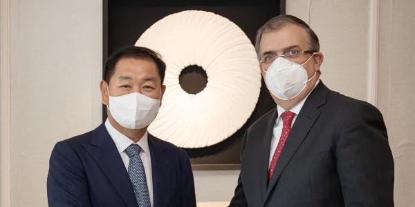 멕시코 장관 만난 한종희, 