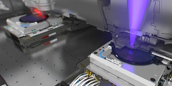 ASML 반도체장비 가격 인상에 압박 커져, 삼성전자 투자에 부담 가중