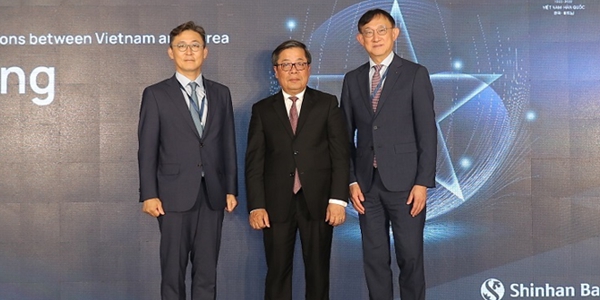 신한은행, 베트남 하노이에서 디지털 금융 심포지엄 열고 협력 확대 