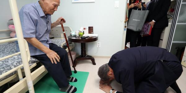 외교장관 박진, 일제 강제동원 피해자 만나 