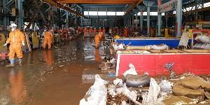 포스코, 수해 입은 포항제철소 조기가동 위해 복구작업에 1만5천 명 투입