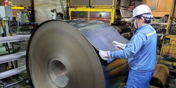 포스코 3개월 내 포항제철소 정상가동 추진, 매출 피해 2조 추정