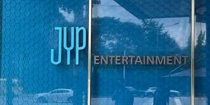 엔터주 주가 장중 대폭 반등, JYP YG 에스엠 하이브 상승폭 커져 