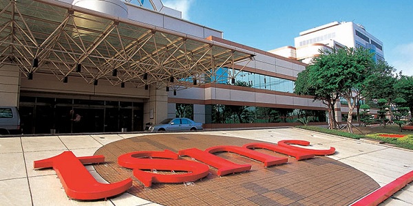 애플 미국산 TSMC 반도체 사용 현실성 낮아, 마케팅용 '쇼' 지적도