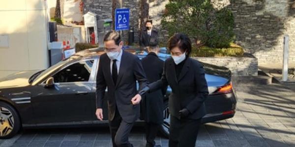 이재용, 어머니 홍라희와 함께 큰어머니 손복남 CJ그룹 고문 빈소 찾아