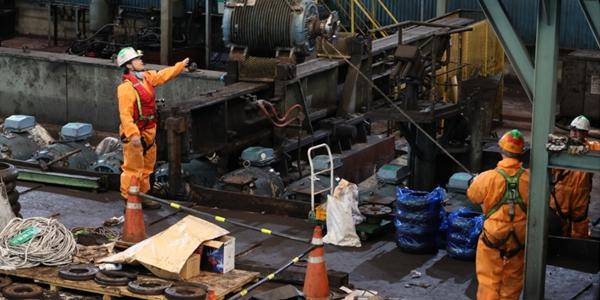 [현장] 임직원 소금땀 포항제철소 정상화 눈앞, '1호 명장'이 난관 뚫었다