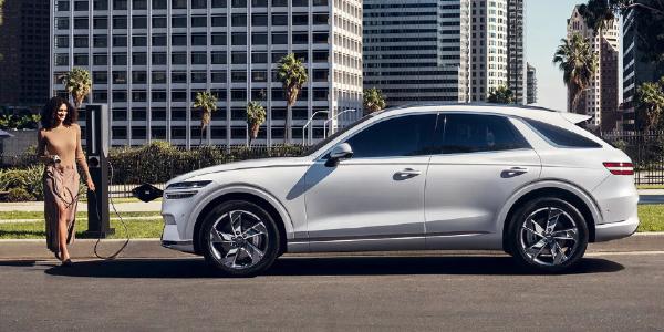 제네시스 고급차 본고장 유럽서 고전, 전기차로 프리미엄 브랜드 다진다