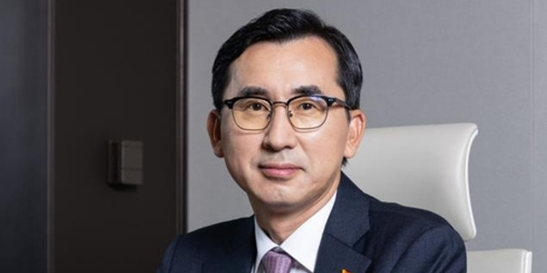 SK CFO 이성형 사장으로 승진, 대표이사 부회장 <a href='https://www.businesspost.co.kr/BP?command=article_view&num=321187' class='human_link' style='text-decoration:underline' target='_blank'>장동현</a> 유임