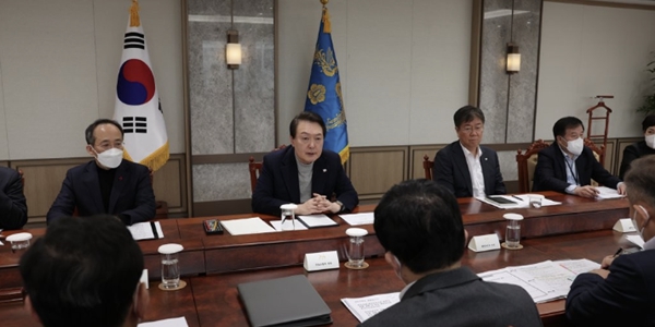 윤석열 “정유 철강에 업무개시명령 준비, 민주노총 총파업은 정치파업”