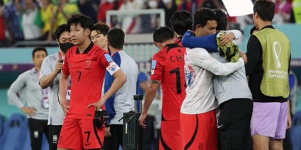 축구 국가대표팀 월드컵 8강 무산, 16강전에서 브라질에 1-4 패배