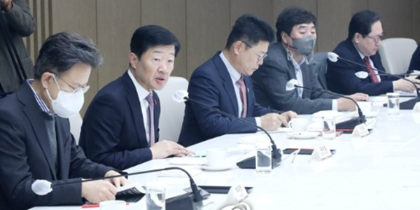 [2023 ESG 핵심은 이것] 권유에서 의무로, "성숙해야 성장도 있다"