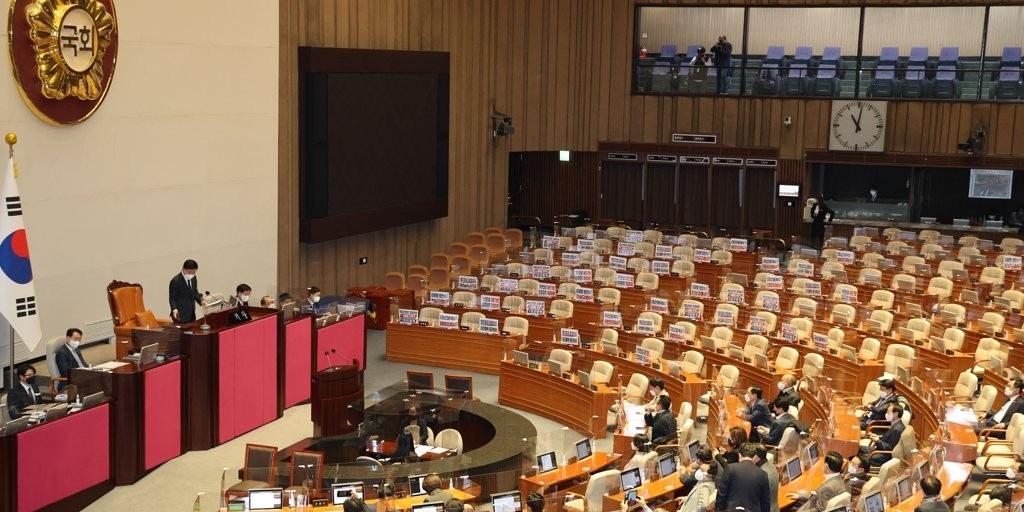이상민 해임 건의안 야당 단독처리로 국회 통과, 대통령실 별도 입장 없어 