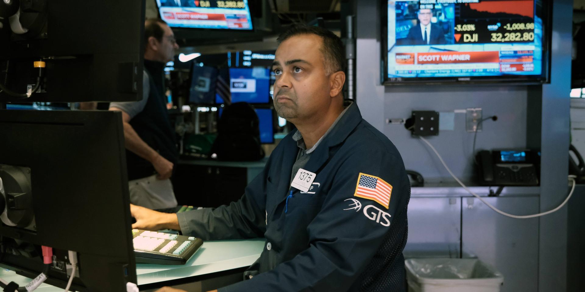 뉴욕증시 중국 방역정책 완화에도 혼조세 마감, 테슬라 기술주 약세